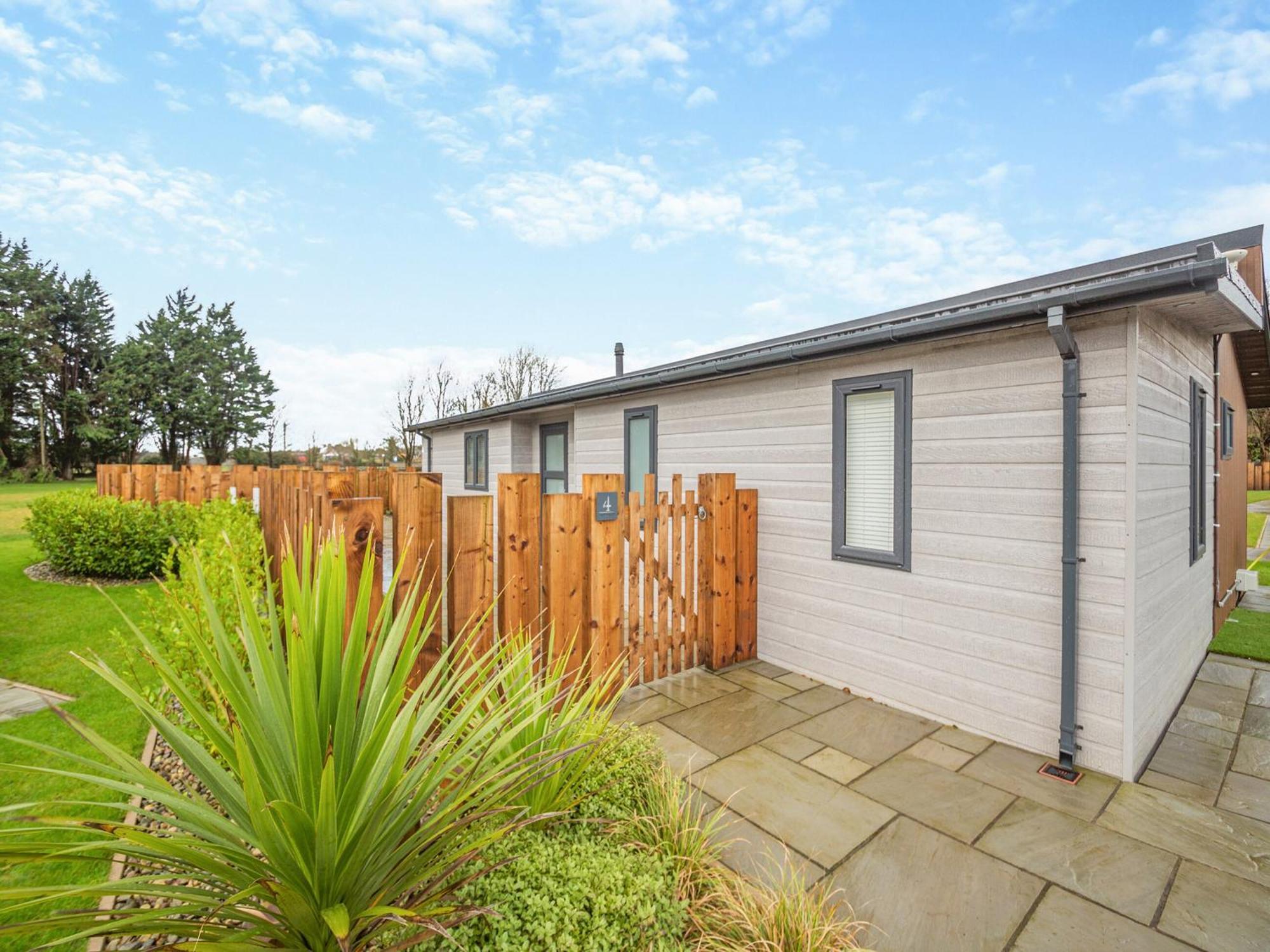 Sandbanks Villa Benllech Exterior photo